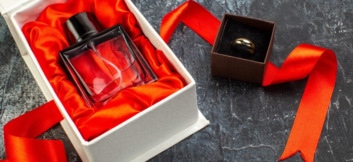 front-view-engagement-band-perfume-gift-box-icy-dark (1)