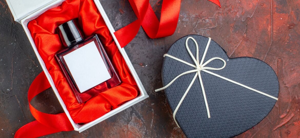 top-view-valentines-day-present-fragnance-dark-surface-gift-perfume-love-feeling-color-couple-happiness-woman (1)